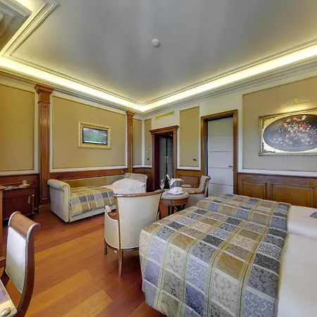 Splendid Hotel 4*
